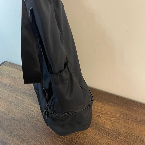 Beyond Yoga Convertible Tote Backpack Gym Travel Bag Black NWT Athleisure main image 7